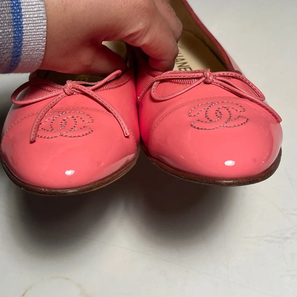 CHANEL Coral Pink Patent Leather Flats